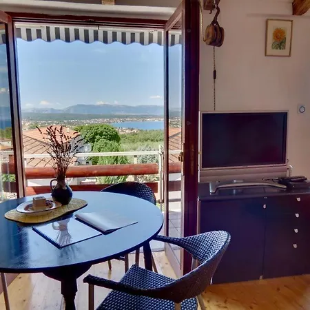 Athos - Turm Krk Apartament